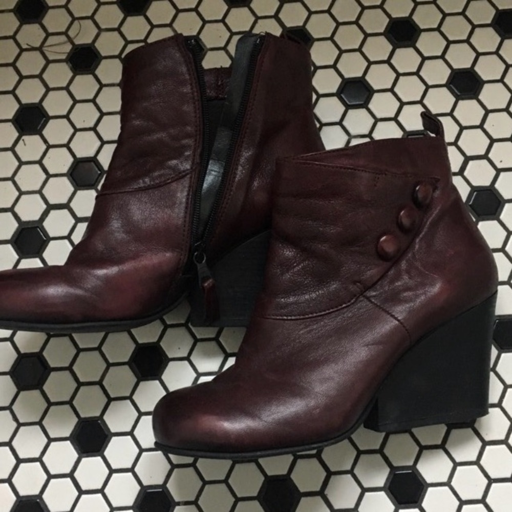 Miz Mooz New York City Burgundy Ankle Leather Boots! Side Zipper Size 9 - Picture 12 of 16